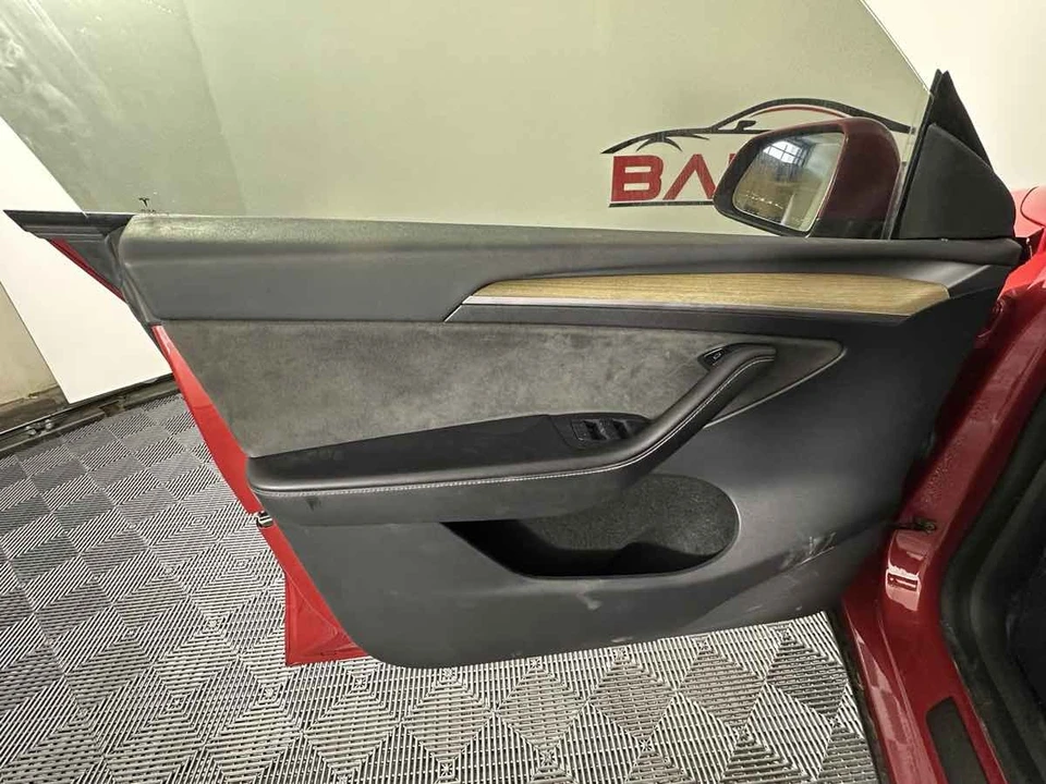 2023 Tesla Model Y - Image 16 of 21