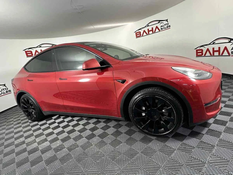 2023 Tesla Model Y - Image 12 of 21