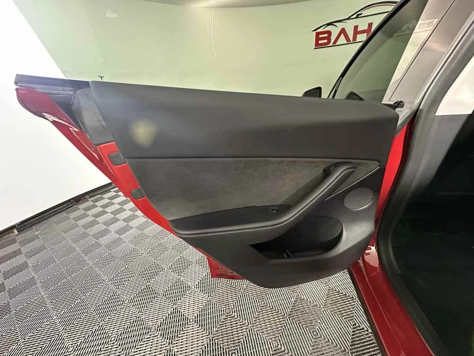 2023 Tesla Model Y - Image 18 of 21