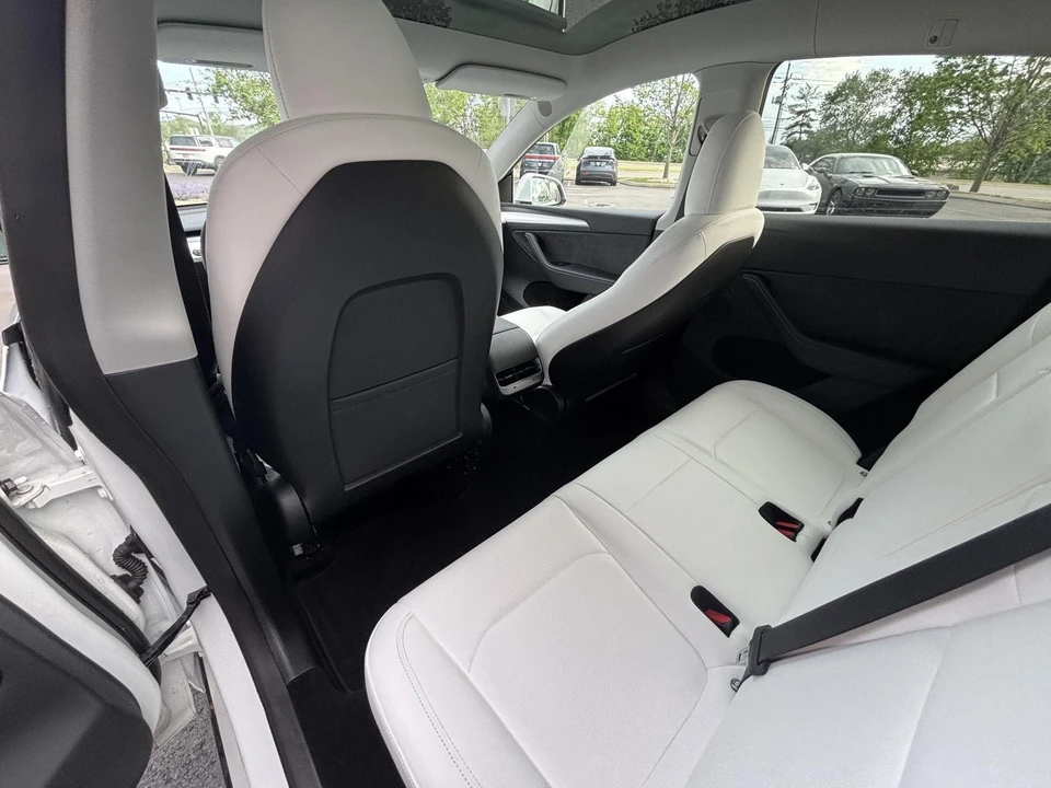 2023 Tesla Model Y - Image 10 of 18