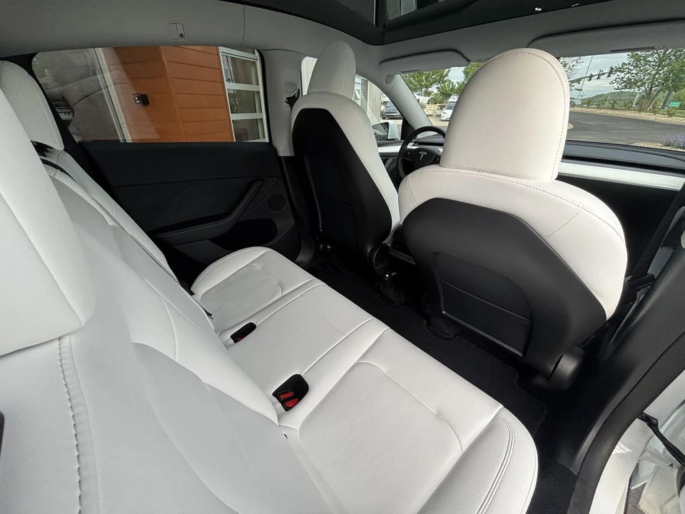 2023 Tesla Model Y - Image 12 of 18