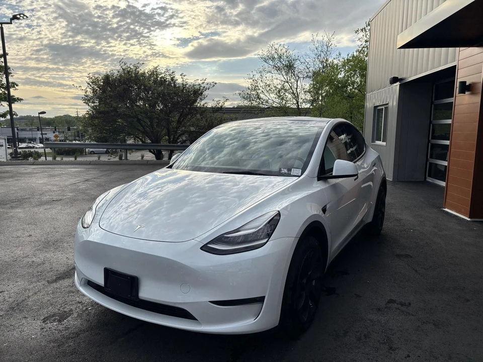 2023 Tesla Model Y - Image 4 of 18