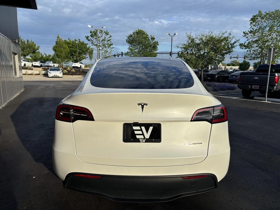 2023 Tesla Model Y - Image 7 of 18