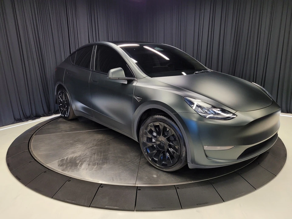 2023 Tesla Model Y - Image 11 of 12