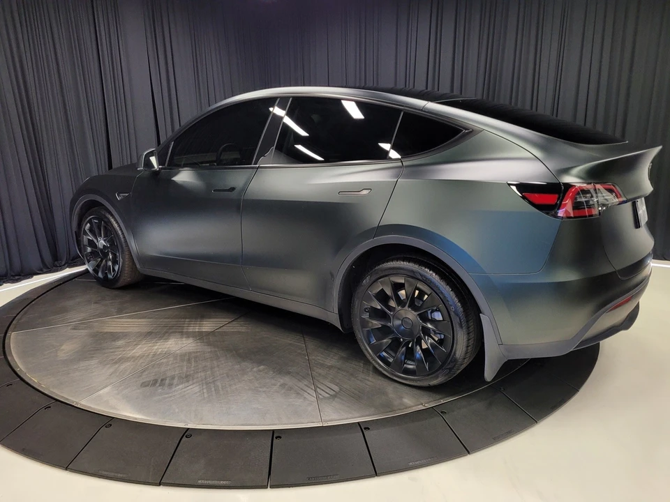 2023 Tesla Model Y - Image 9 of 12