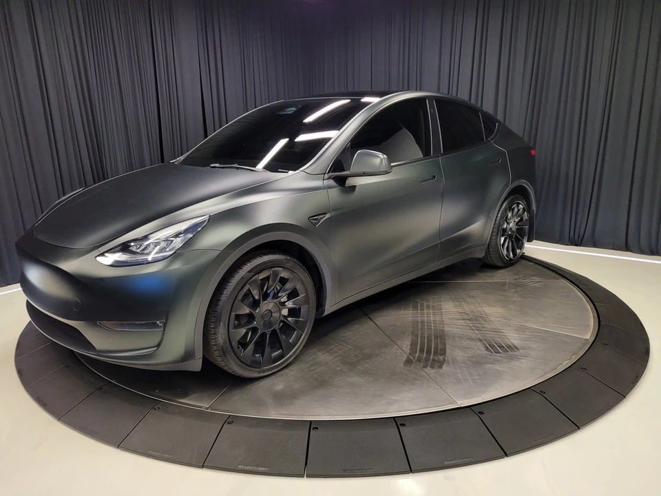 2023 Tesla Model Y - Image 7 of 12