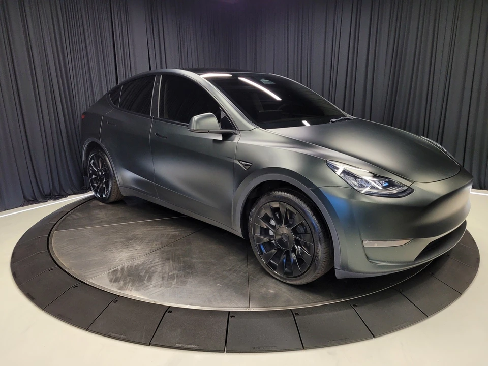 2023 Tesla Model Y - Image 10 of 12