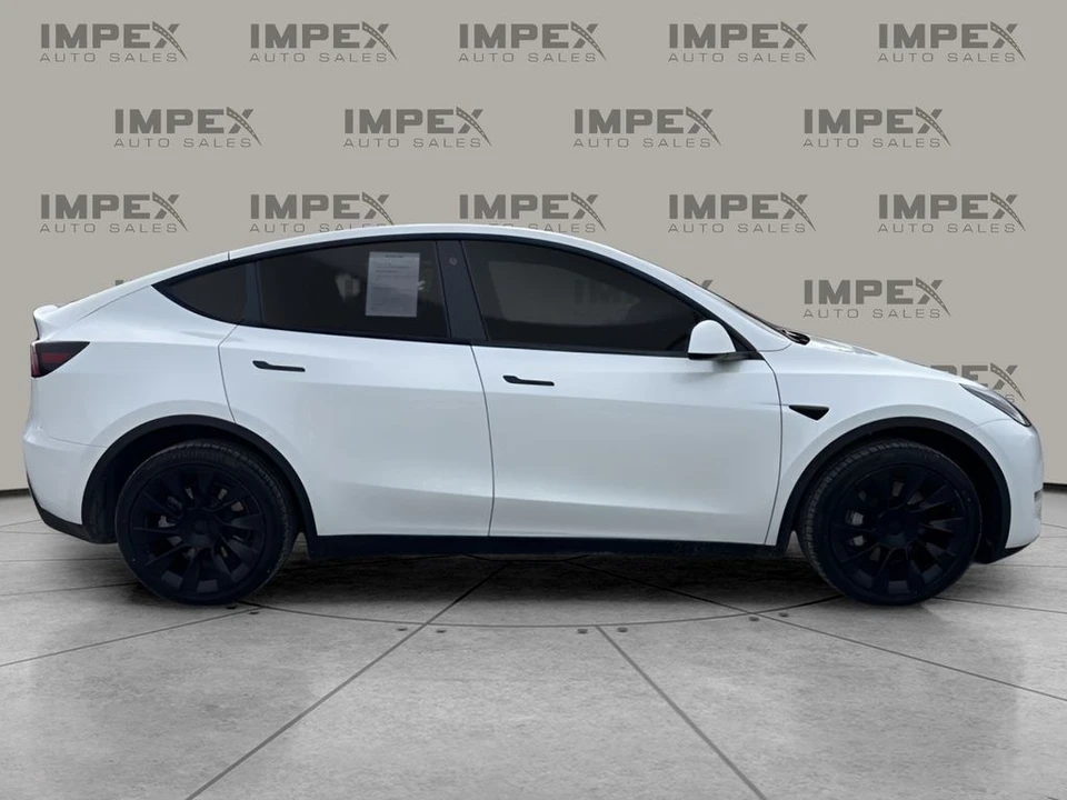 2023 Tesla Model Y - Image 6 of 12