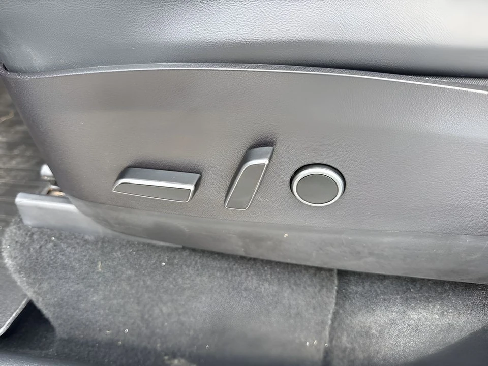 2023 Tesla Model Y - Image 10 of 12