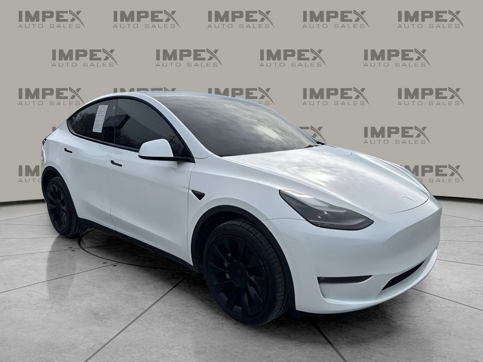 2023 Tesla Model Y - Image 7 of 12