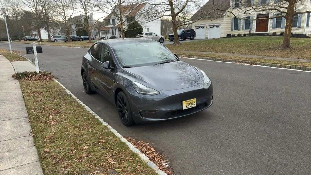 2023 Tesla Model Y - Image 3 of 6