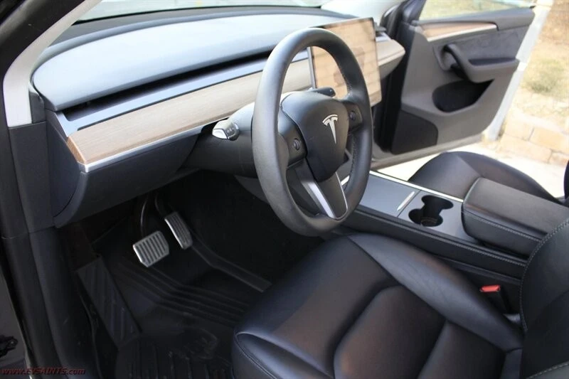 2023 Tesla Model Y - Image 17 of 21