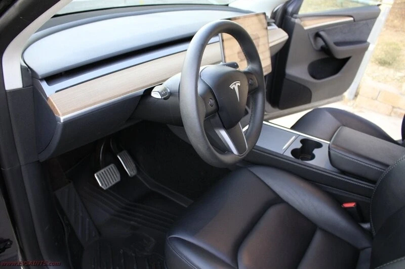 2023 Tesla Model Y - Image 17 of 21