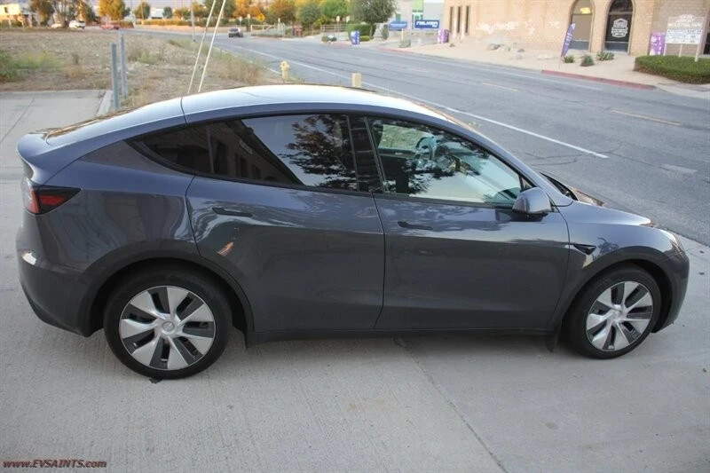 2023 Tesla Model Y - Image 9 of 21