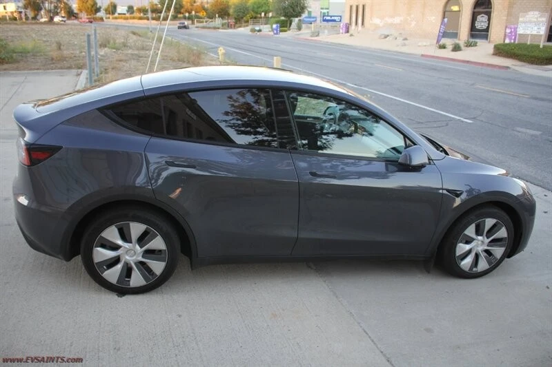 2023 Tesla Model Y - Image 9 of 21