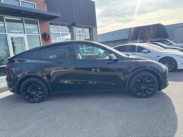 2023 Tesla Model Y - Image 9 of 21