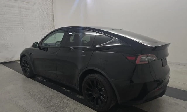 2023 Tesla Model Y - Image 7 of 9