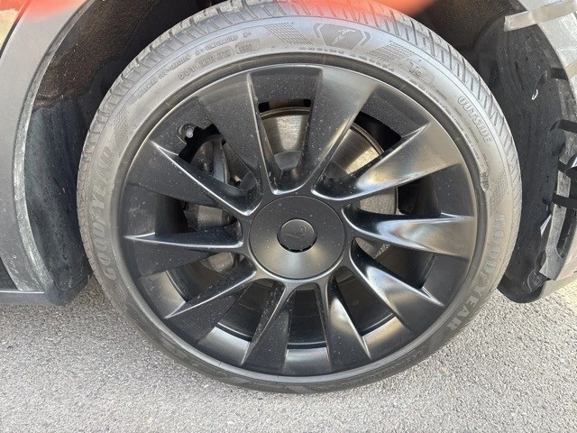 2023 Tesla Model Y - Image 10 of 21