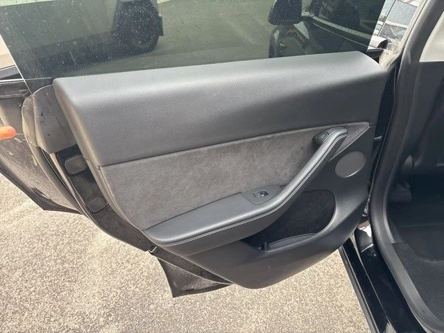 2023 Tesla Model Y - Image 16 of 21