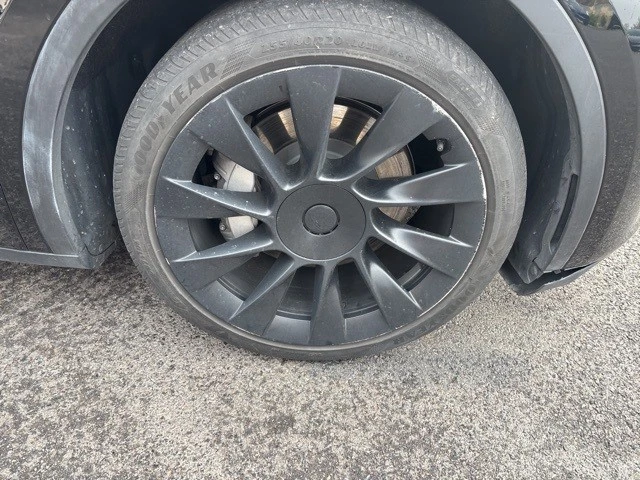 2023 Tesla Model Y - Image 10 of 21