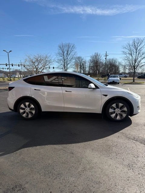 2023 Tesla Model Y - Image 3 of 18