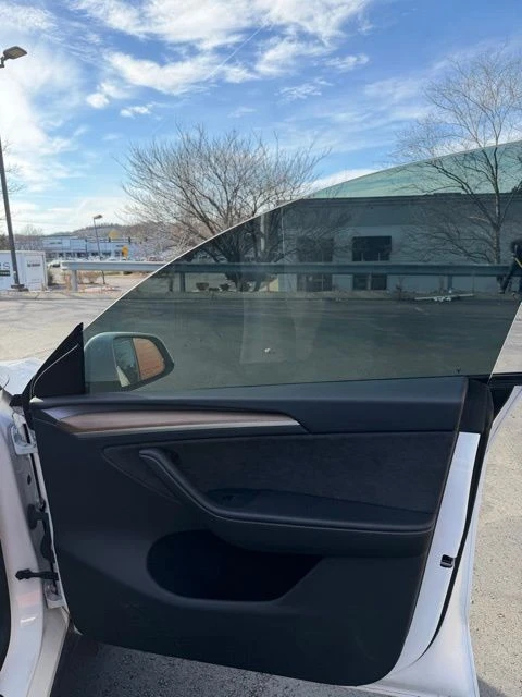 2023 Tesla Model Y - Image 15 of 18