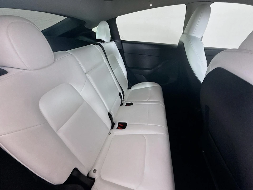 2023 Tesla Model Y - Image 18 of 21