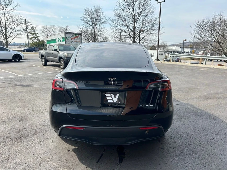 2023 Tesla Model Y - Image 6 of 17