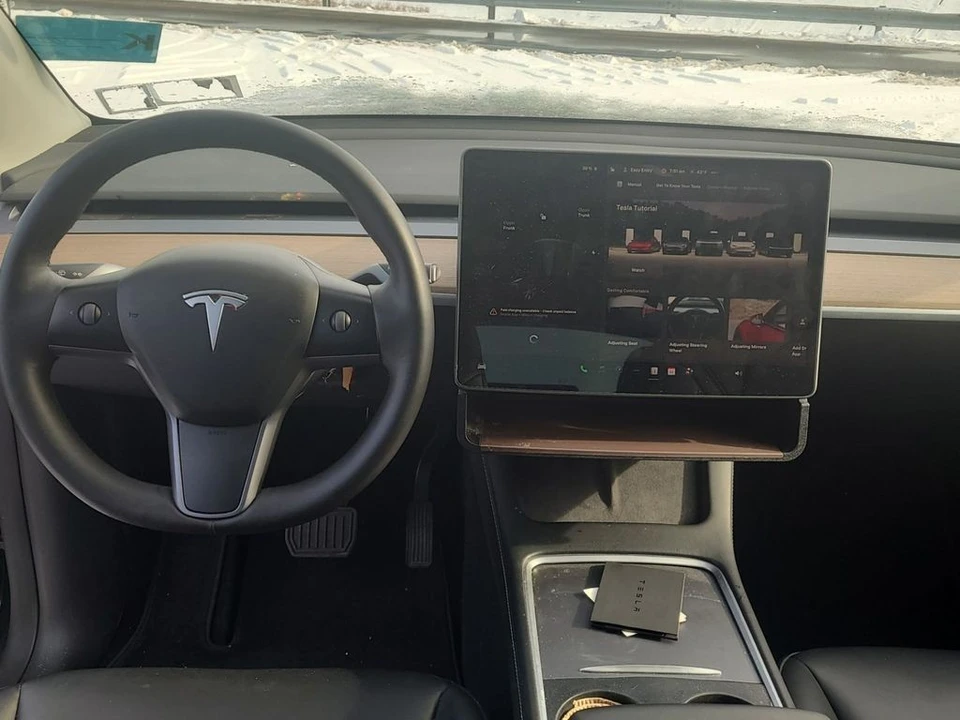 2023 Tesla Model Y - Image 7 of 8