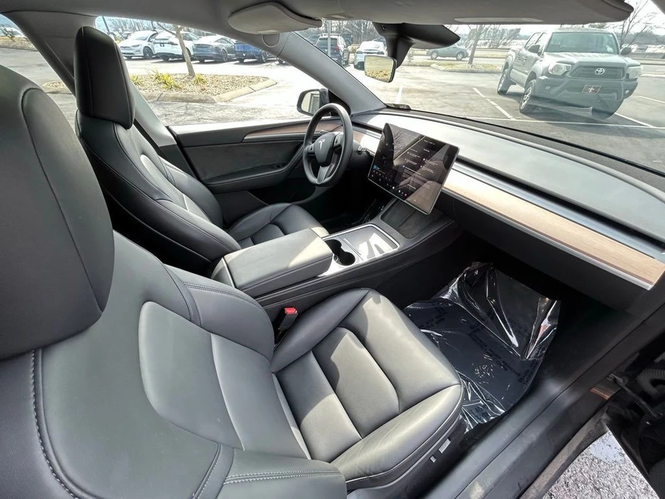 2023 Tesla Model Y - Image 13 of 17