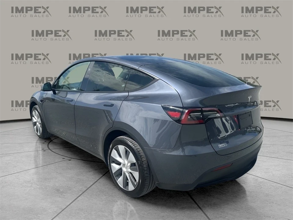 2023 Tesla Model Y - Image 3 of 12