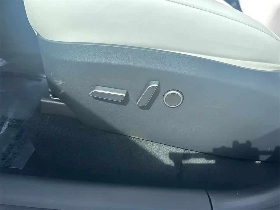 2023 Tesla Model Y - Image 10 of 12
