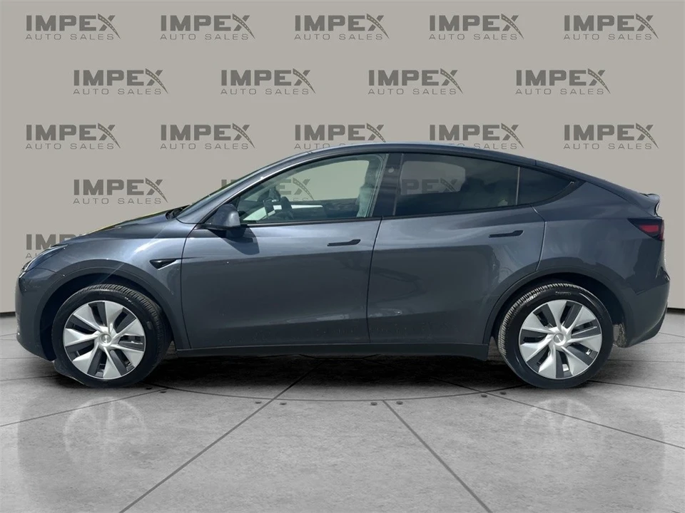 2023 Tesla Model Y - Image 2 of 12
