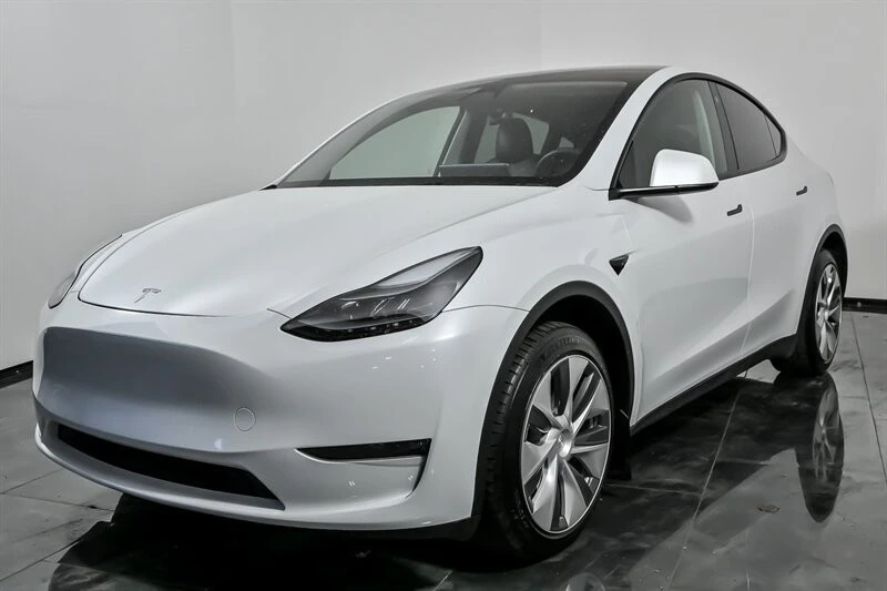 2023 Tesla Model Y - Image 5 of 21