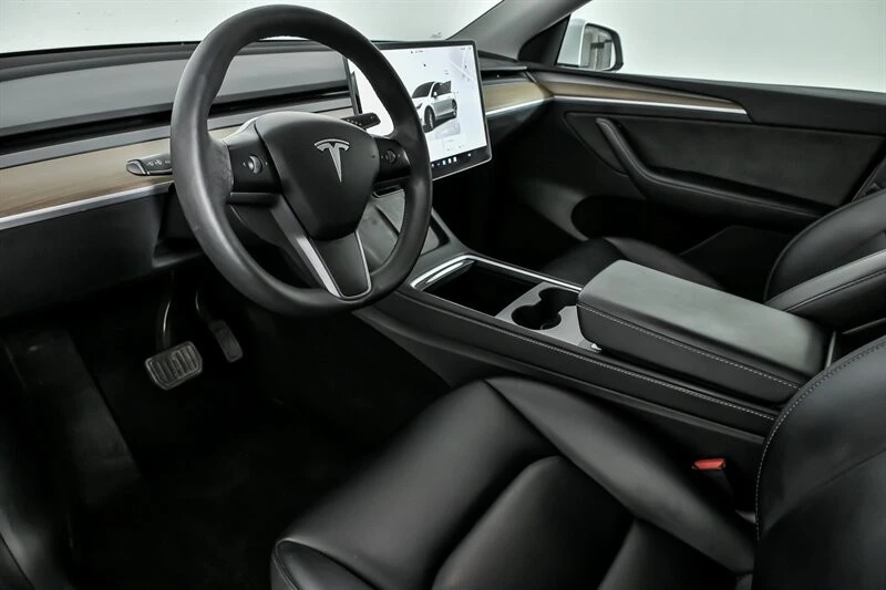 2023 Tesla Model Y - Image 16 of 21