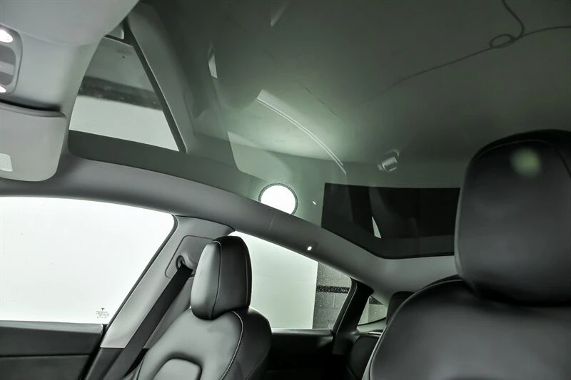 2023 Tesla Model Y - Image 19 of 21