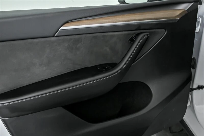 2023 Tesla Model Y - Image 15 of 21