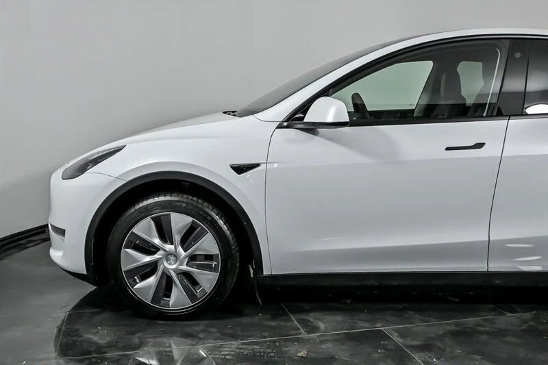 2023 Tesla Model Y - Image 6 of 21