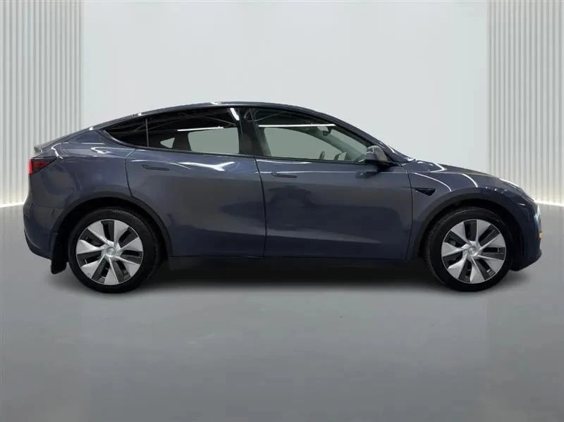 2023 Tesla Model Y - Image 6 of 12