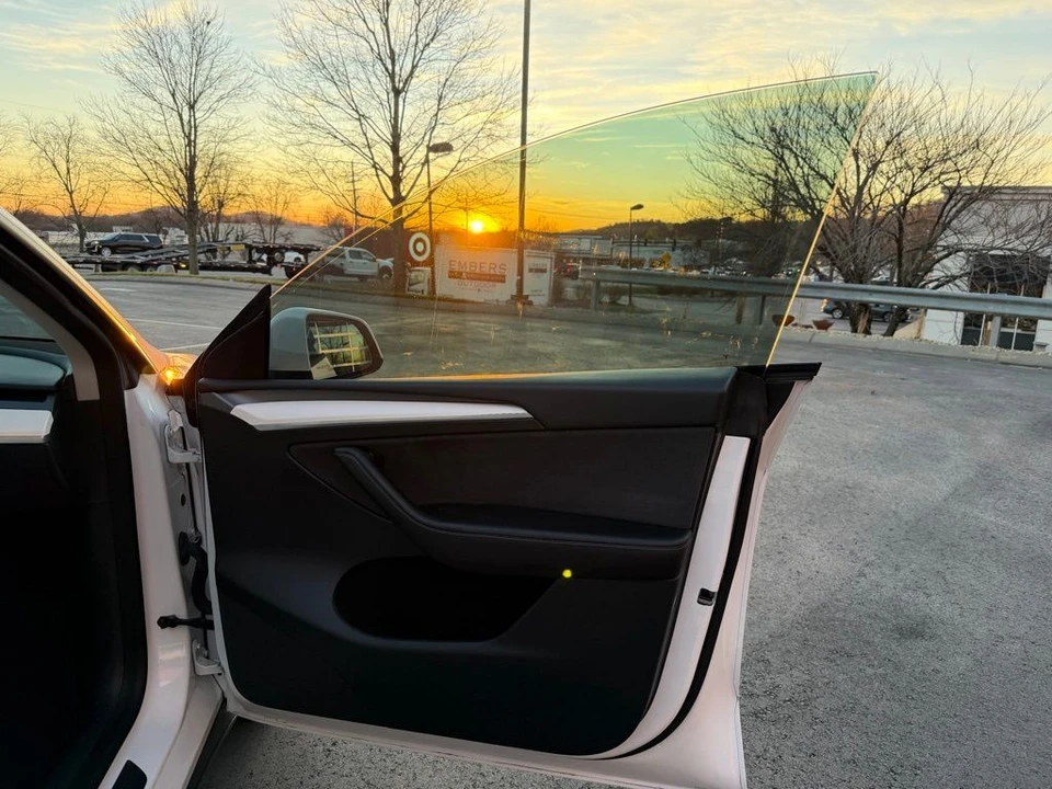 2023 Tesla Model Y - Image 13 of 19