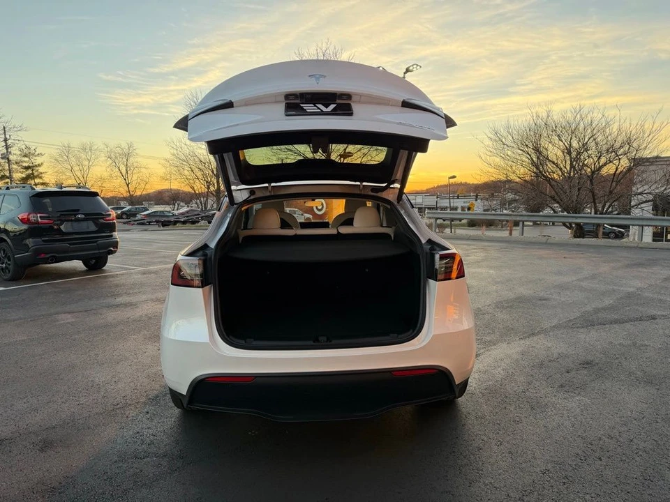 2023 Tesla Model Y - Image 6 of 19