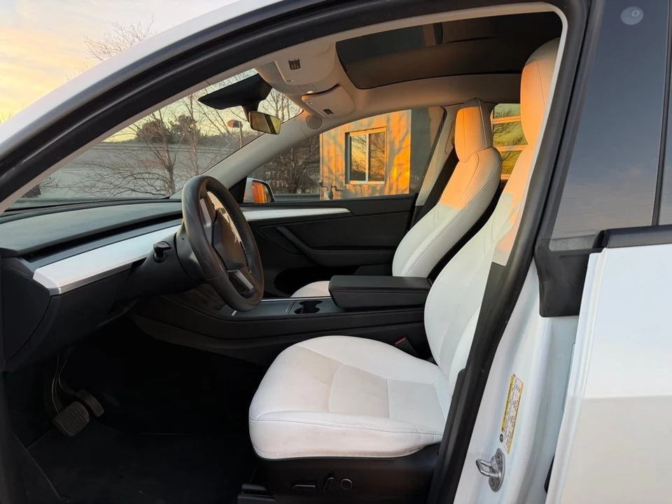 2023 Tesla Model Y - Image 8 of 19