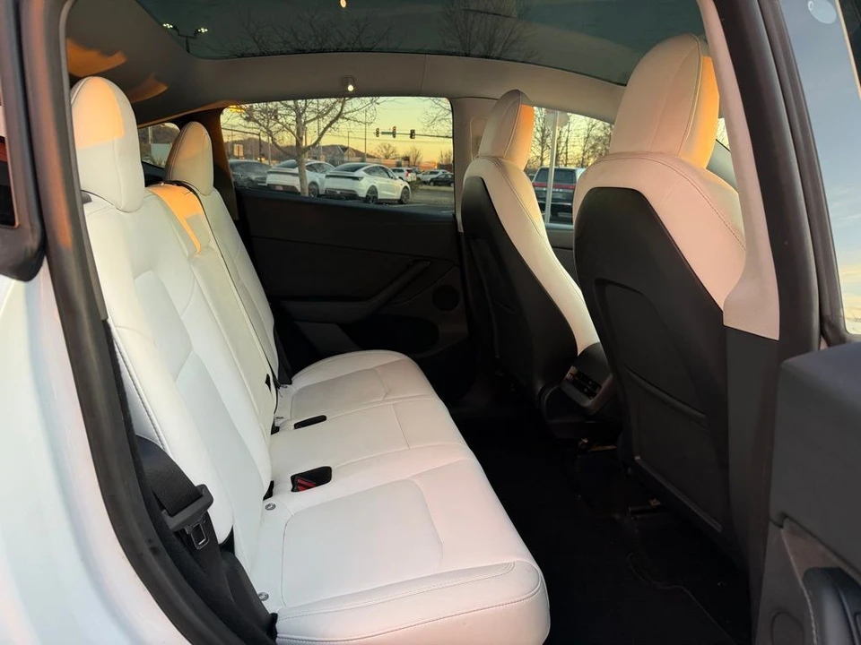 2023 Tesla Model Y - Image 17 of 19
