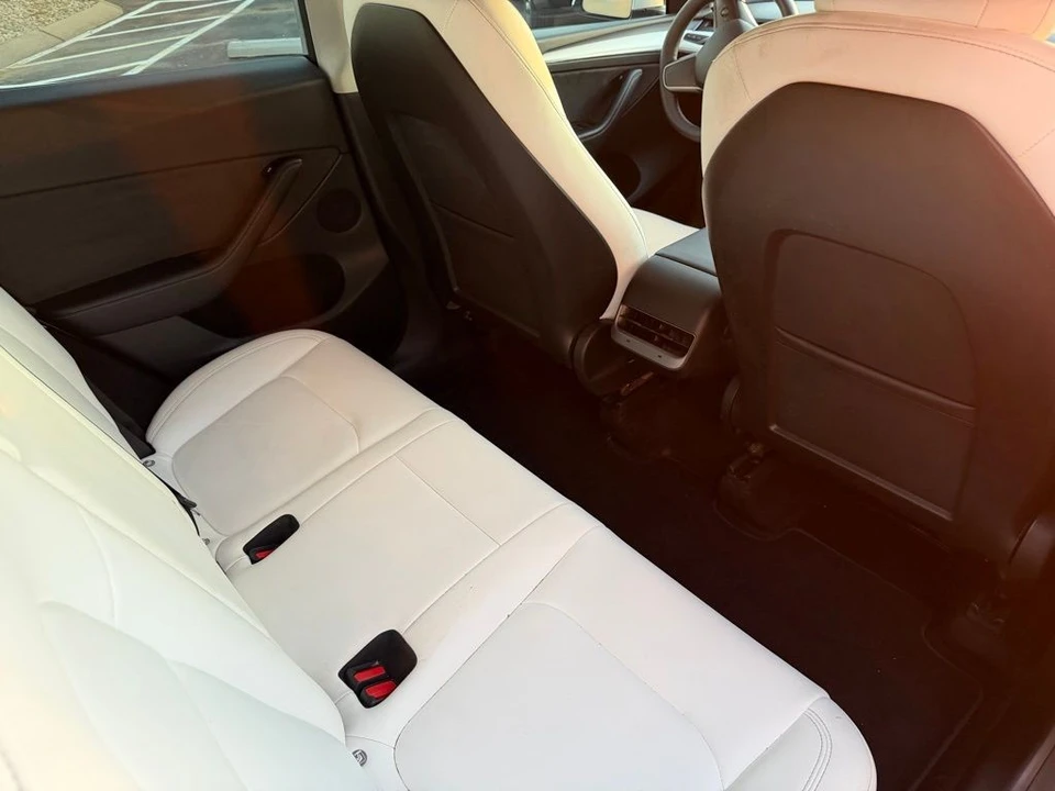2023 Tesla Model Y - Image 18 of 19