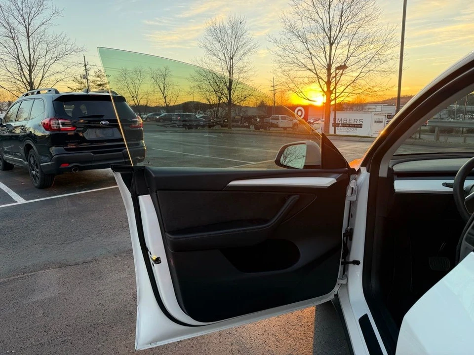 2023 Tesla Model Y - Image 7 of 19