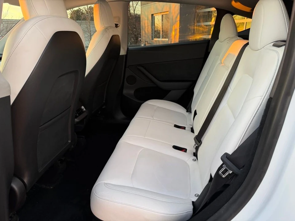 2023 Tesla Model Y - Image 11 of 19