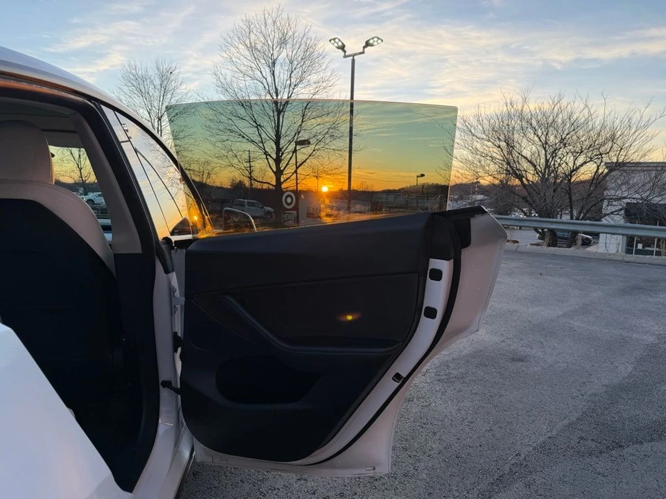 2023 Tesla Model Y - Image 16 of 19