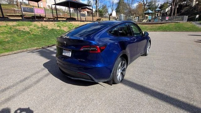 2023 Tesla Model Y - Image 3 of 5