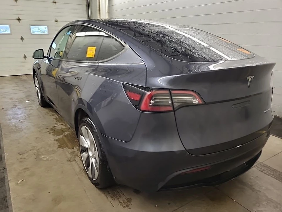 2023 Tesla Model Y - Image 4 of 6