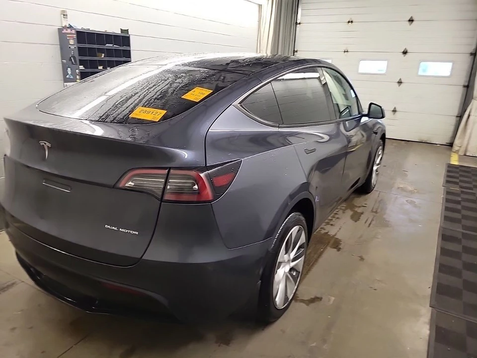 2023 Tesla Model Y - Image 3 of 6